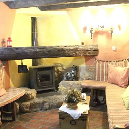 Welcoming House In With Fireplace Santa Cruz de Moncayo