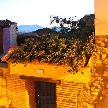 Welcoming House In With Fireplace Casa de Férias *
