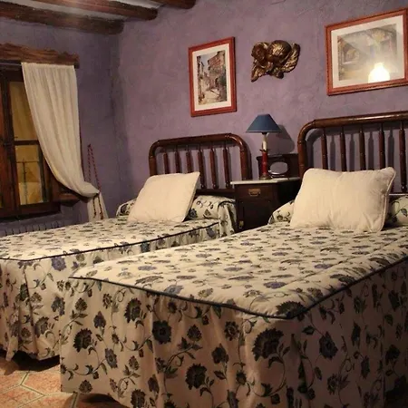 Casa de Férias Welcoming House In With Fireplace Santa Cruz de Moncayo